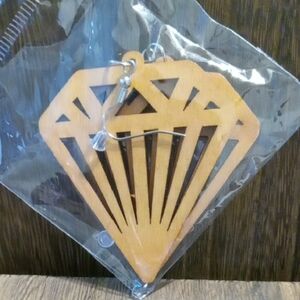 Elegant Tan Diamond-Shaped Earrings